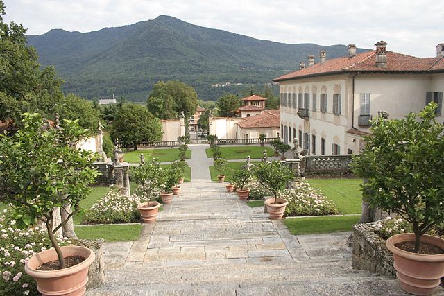 Villa Della Porta Bozzolo con il giardino ad asse orizzontale 