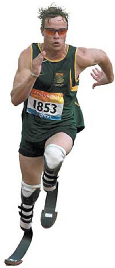 Oscar Pistorius mentre corre