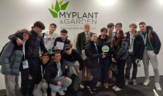 Gruppo studenti fiera my plant and garden