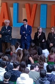 Sindaco Ferretti e on. Frassinetti con gli studenti in Auditorium